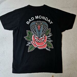BAD MONDAY T Shirt Graphic 100% Cotton Black Snake Tattoo Style Men Size Medium